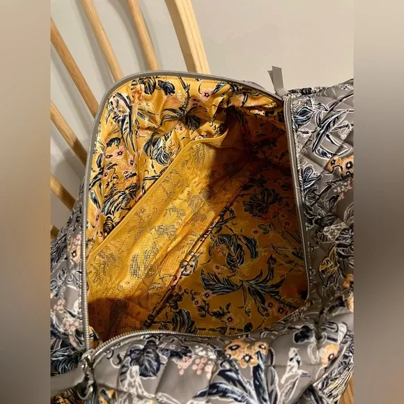 Vera Bradley duffle bag gray floral - Picture 4 of 8
